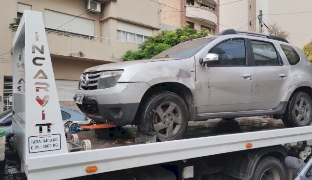 AUTO ABANDONADO 